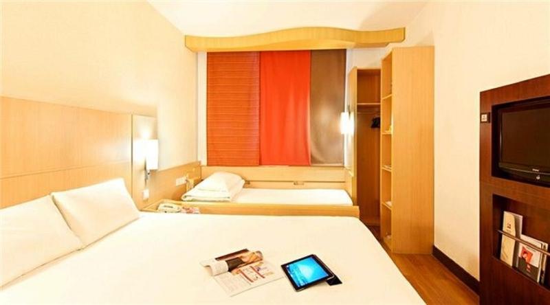 Ibis Dalian Zhongshan Square Extérieur photo