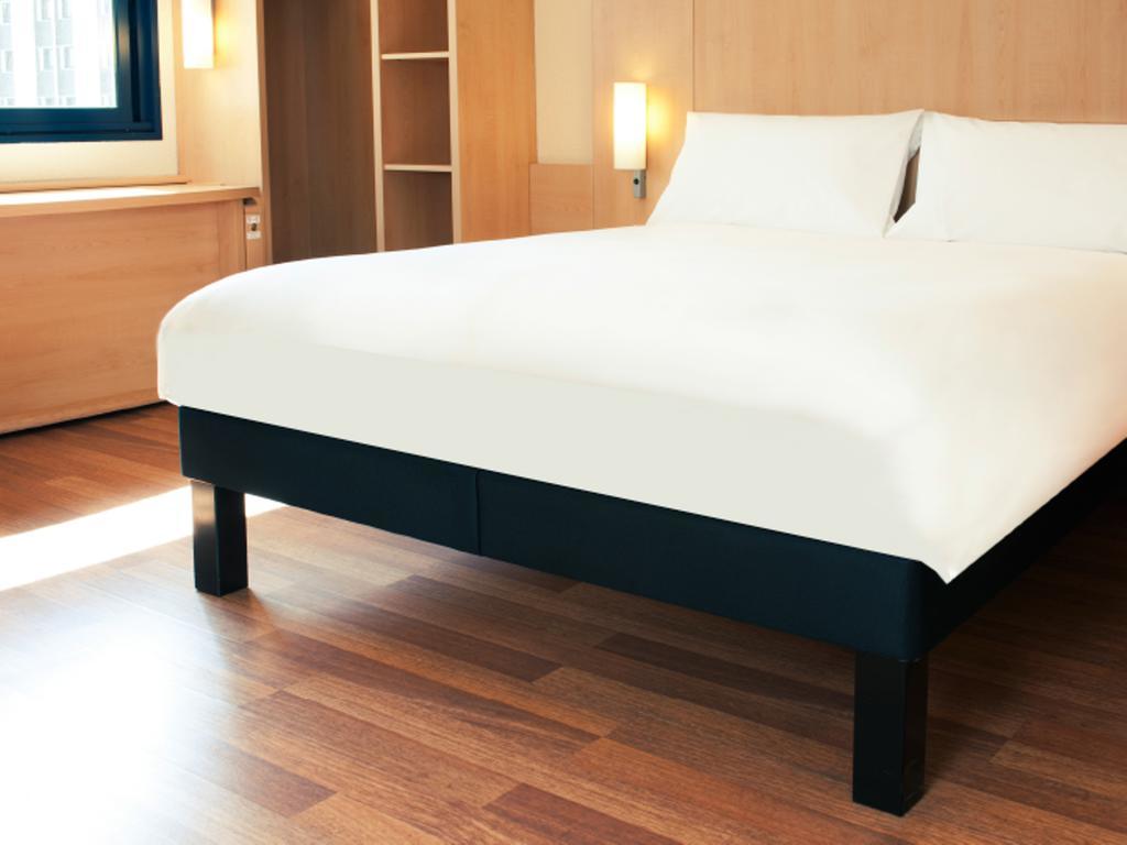 Ibis Dalian Zhongshan Square Extérieur photo