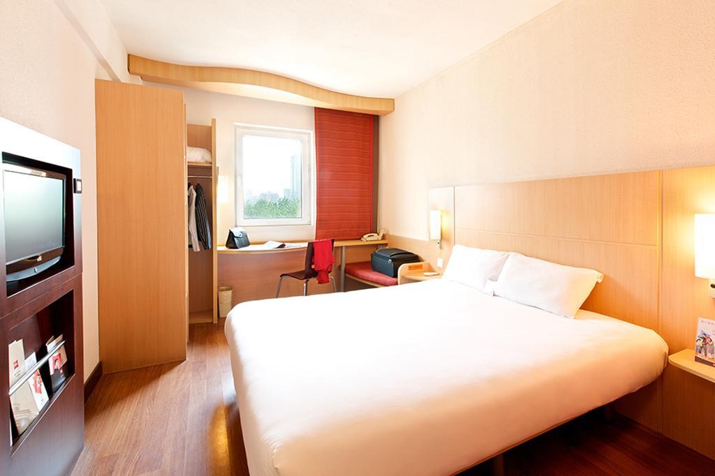 Ibis Dalian Zhongshan Square Extérieur photo