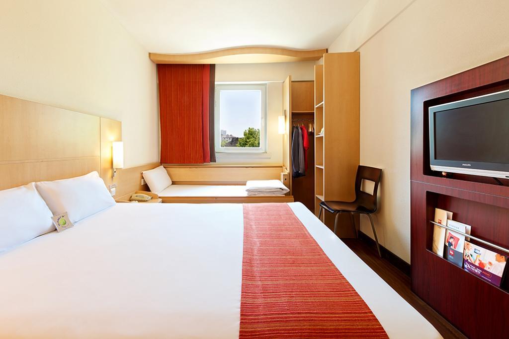 Ibis Dalian Zhongshan Square Extérieur photo