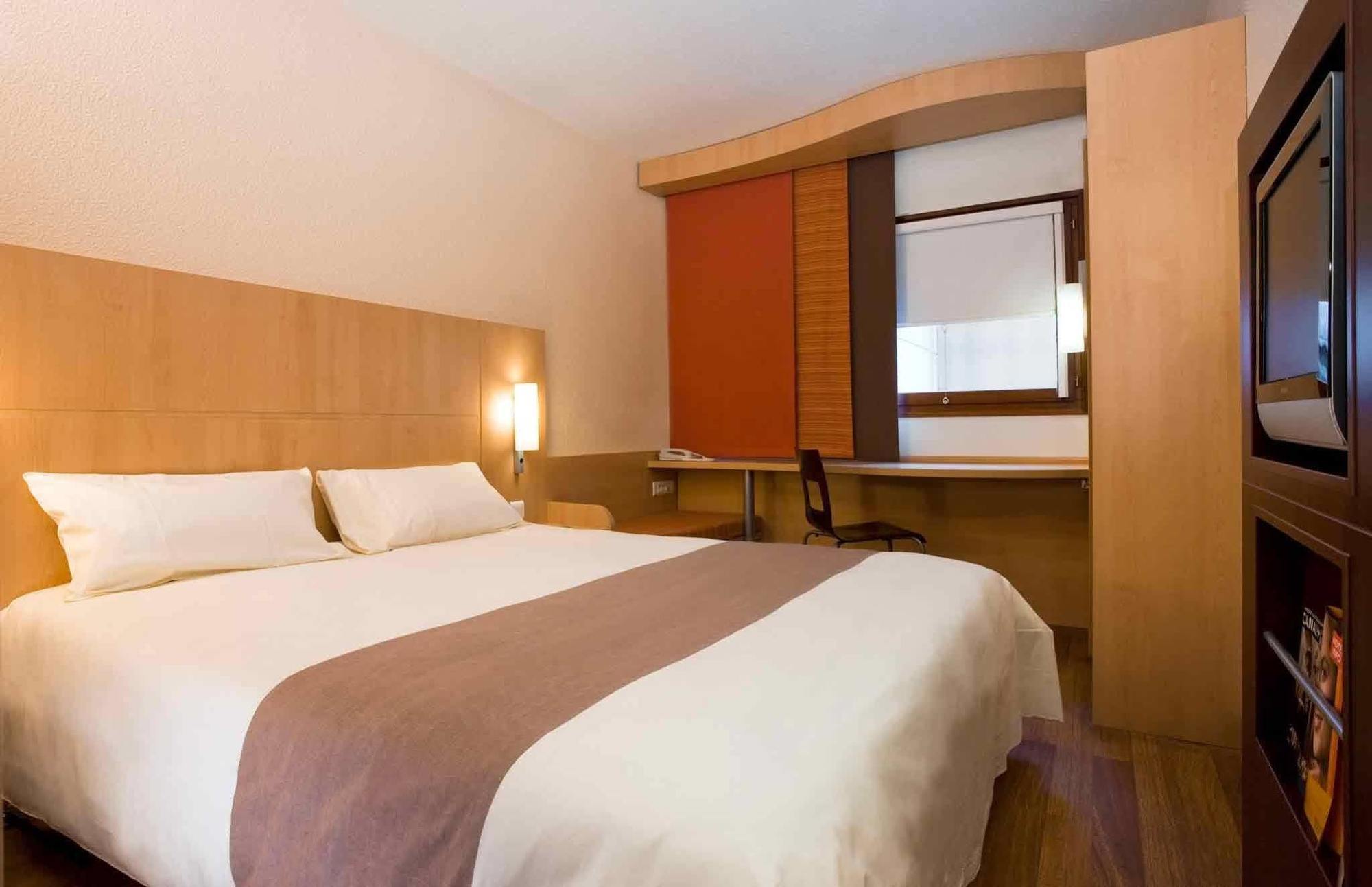 Ibis Dalian Zhongshan Square Extérieur photo