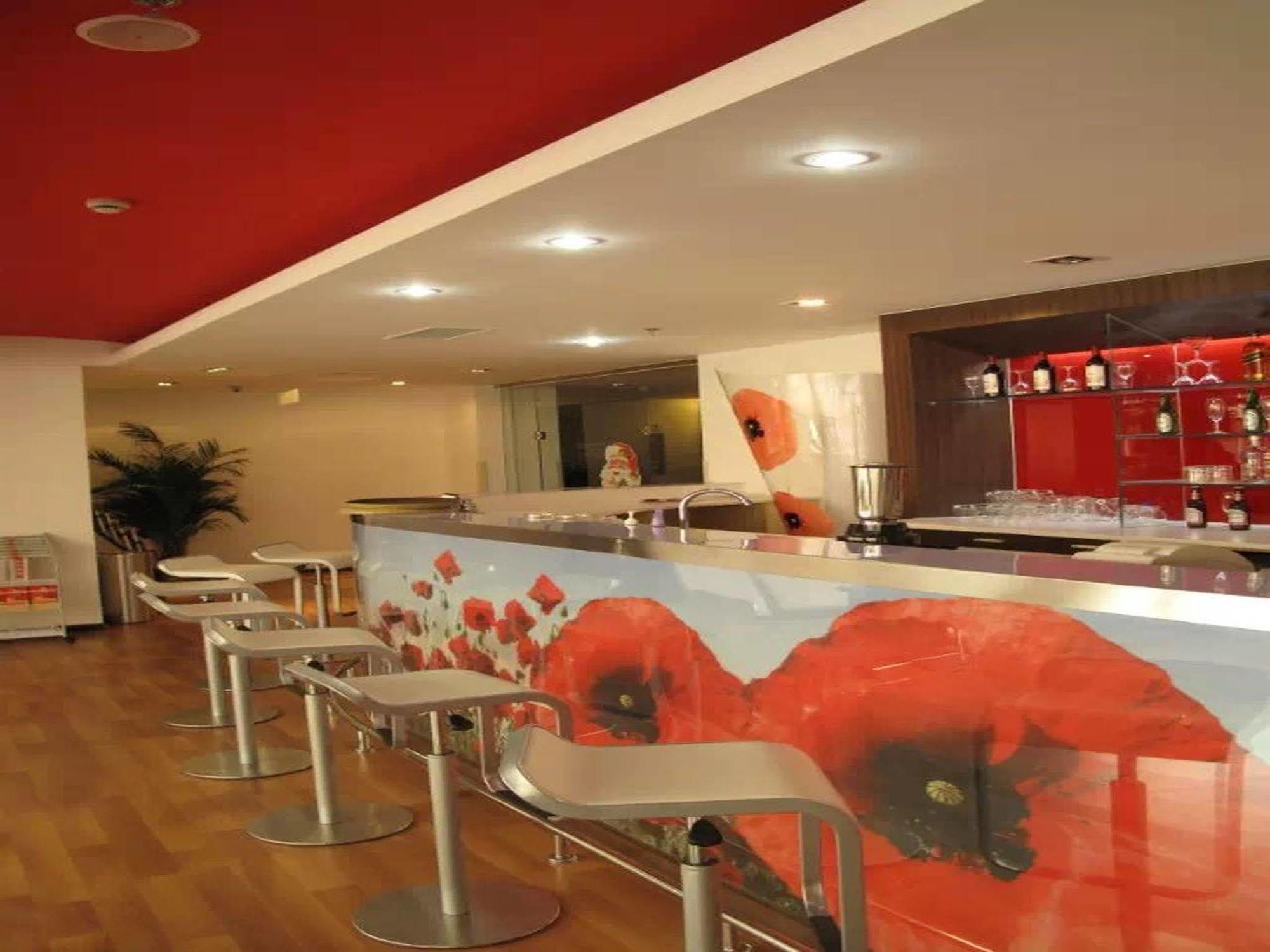 Ibis Dalian Zhongshan Square Extérieur photo