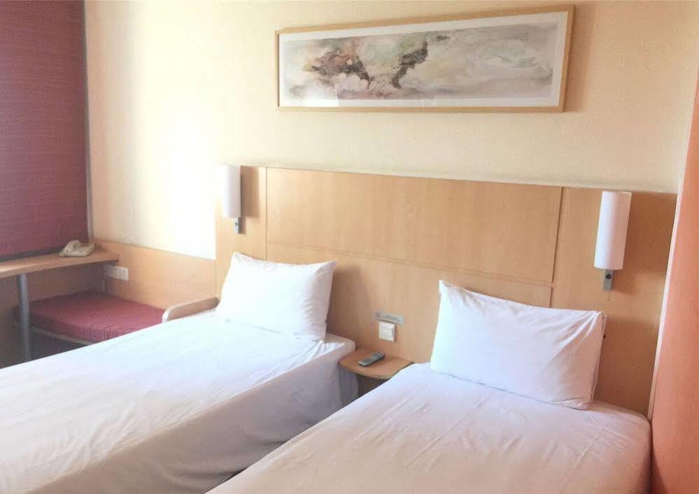 Ibis Dalian Zhongshan Square Extérieur photo