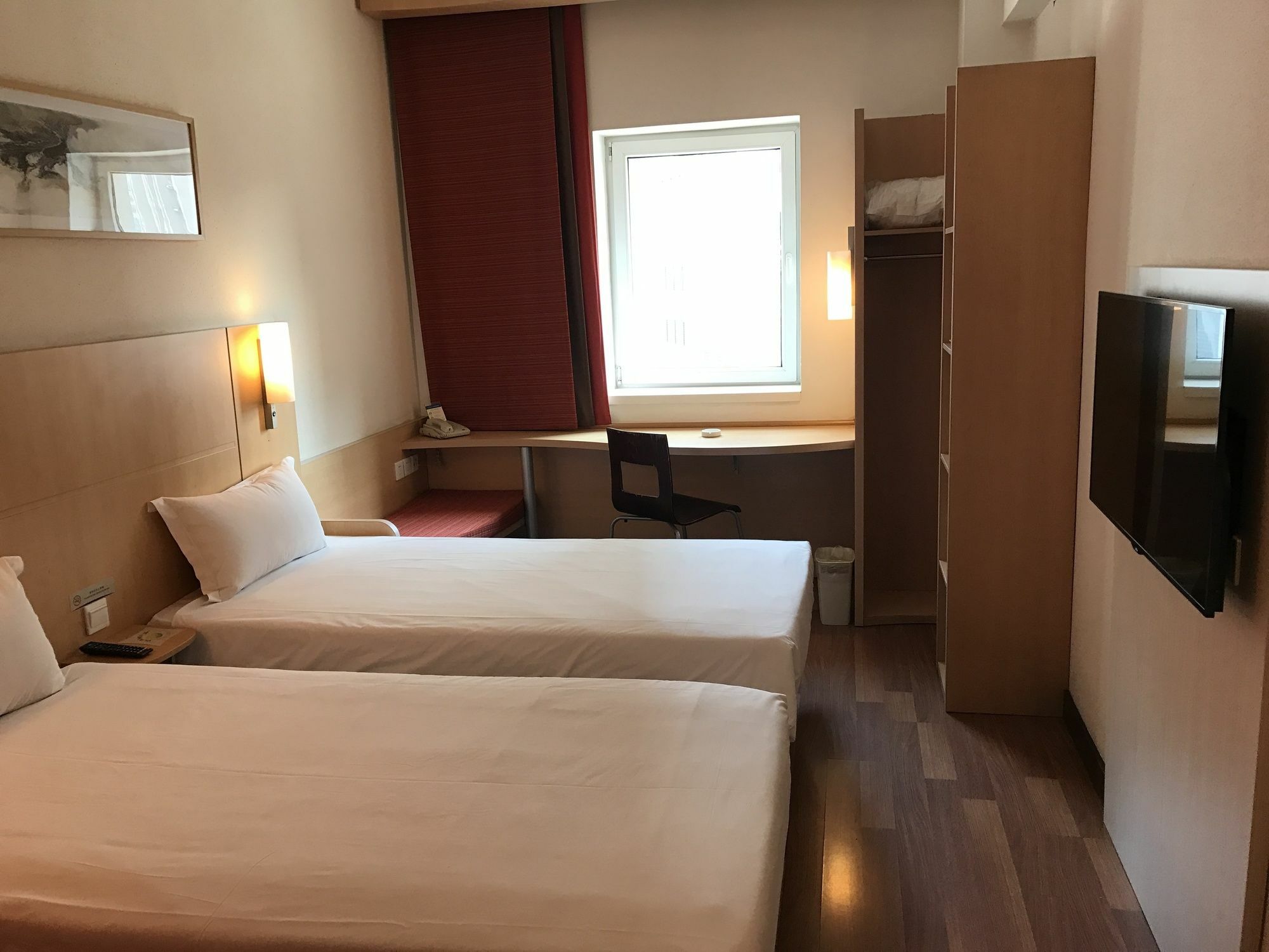 Ibis Dalian Zhongshan Square Extérieur photo